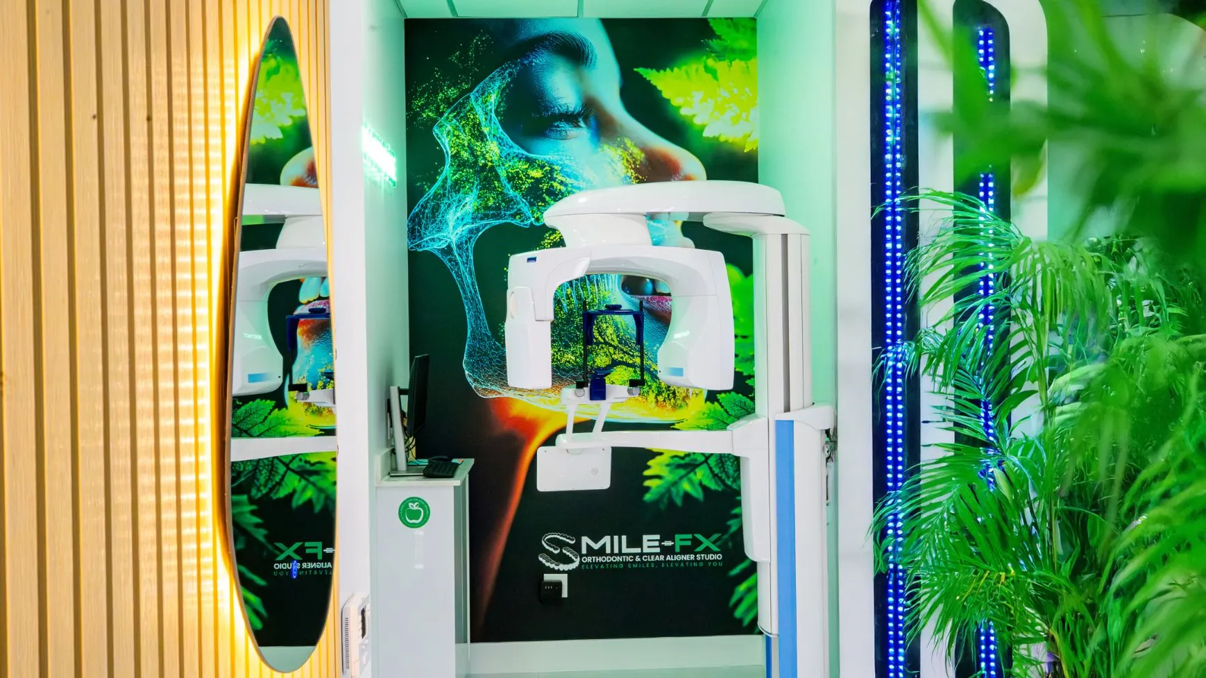 SMILE-FX uses advanced imaging technology for a safer, more accurate orthodontic experience.